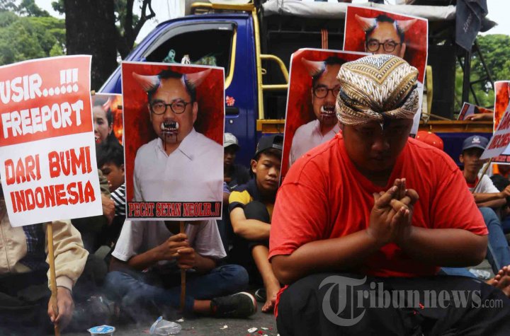 Demo Tolak Freeport