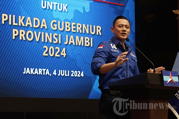Demokrat Serahkan Surat Rekomendasi Pilkada 2024
