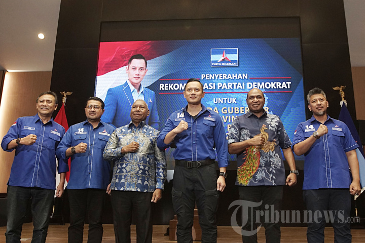 Demokrat Serahkan Surat Rekomendasi Pilkada 2024