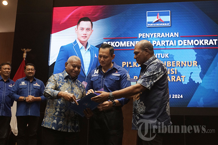 Demokrat Serahkan Surat Rekomendasi Pilkada 2024
