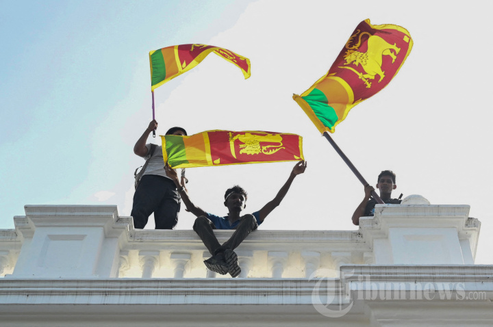 Demonstran Serbu Kantor Perdana Menteri Sri Lanka