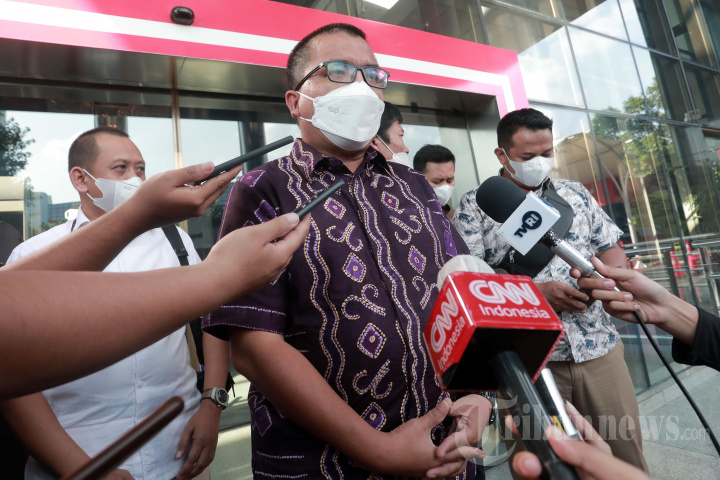 Denny Indrayana Kunjungi KPK Laporkan Korupsi di Kalsel
