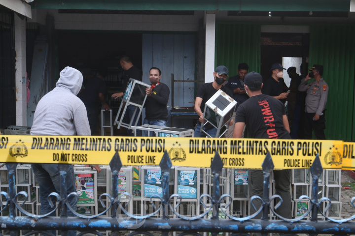 Densus 88 Geledah Gudang Diduga Milik Teroris di Bandar Lampung
