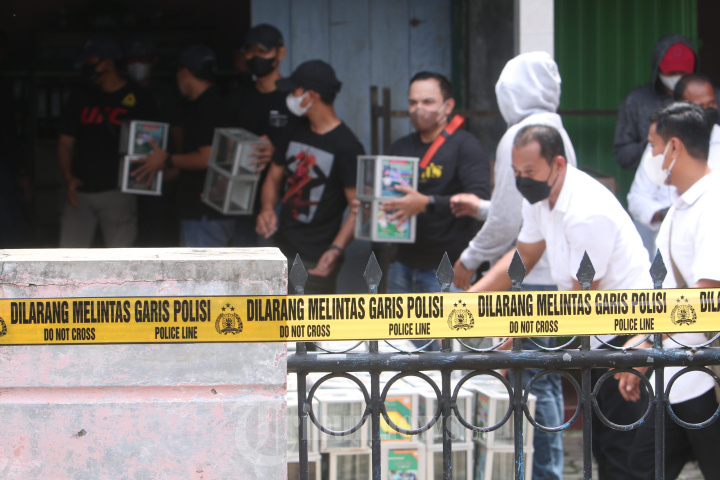 Densus 88 Geledah Gudang Diduga Milik Teroris di Bandar Lampung