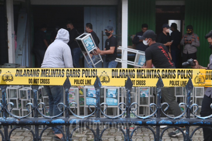 Densus 88 Geledah Gudang Diduga Milik Teroris di Bandar Lampung