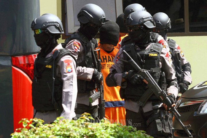 Densus 88 Kawal Terduga Teroris Dipindah ke-Jakarta