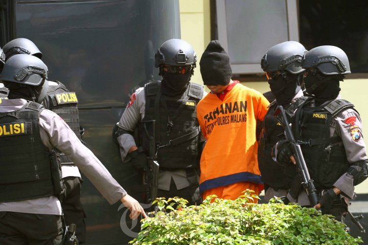 Densus 88 Kawal Terduga Teroris Dipindah ke-Jakarta
