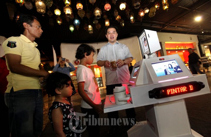 Deny Hendrawan Jelaskan Kerja Robot Pintar Indonesia