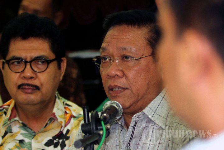 Desak Gelar Munas Golkar
