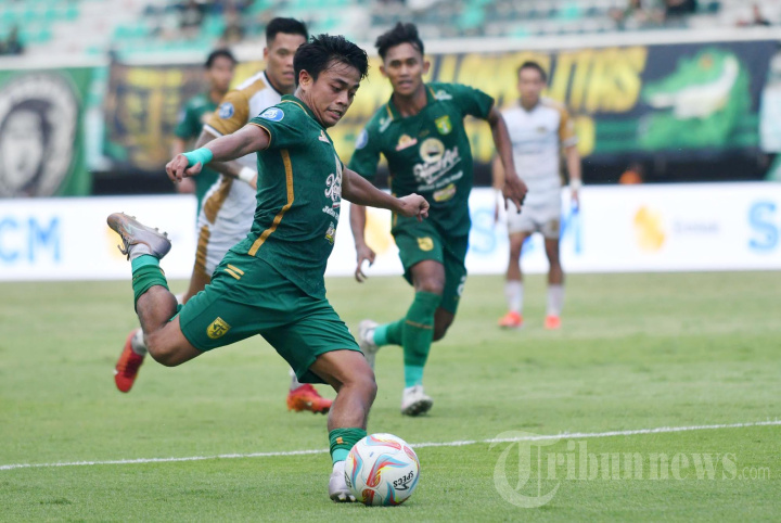 Dewa United Kalahkan Persebaya di Stadion Gelora Bung Tomo