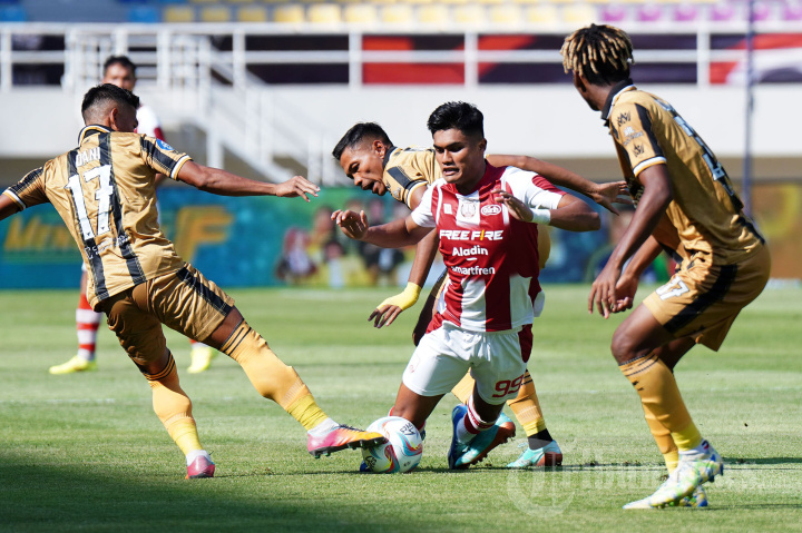 Dewa United Kalahkan Persis Solo 1-2 di Manahan