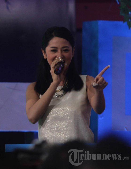 Dewi Perssik