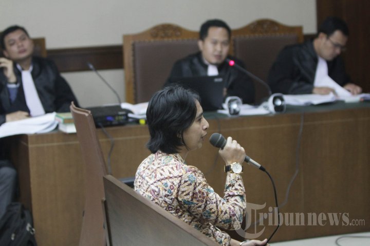 Dewie Yasin Limpo Jalani Sidang Lanjutan
