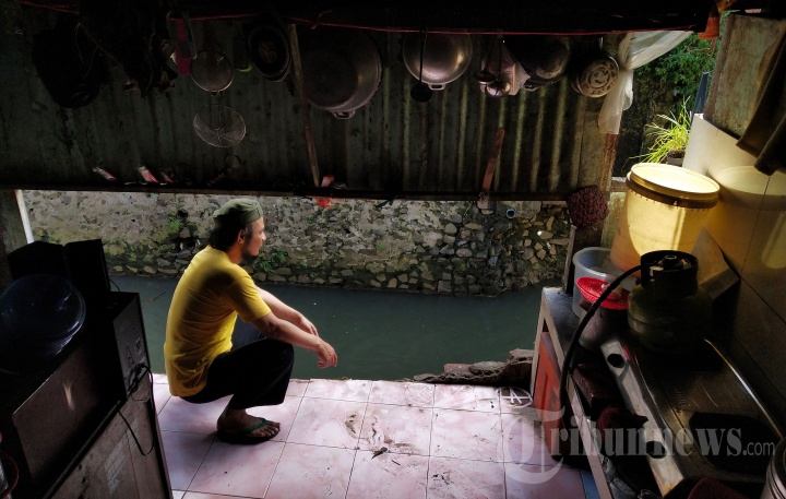 Dinding Rumah Ambruk Digerus Arus Sungai Citepus