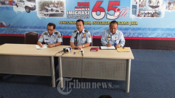 Dirjen Imigrasi Ronny F Sompie Beri Keterangan