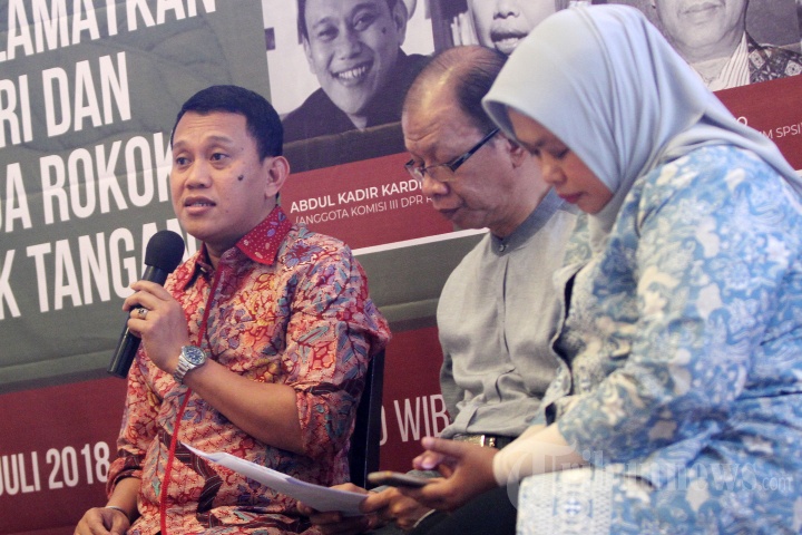 Diskusi Menyelamatkan Industri dan Pekerja Rokok Kretek Tangan