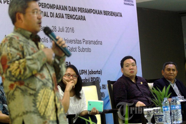 Diskusi Solusi Mengatasi Perompak di Laut