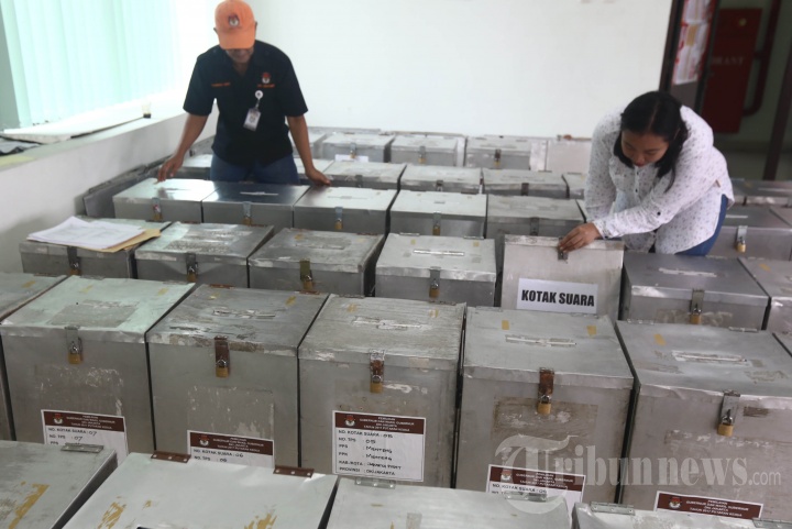 Distribusi Logistik Pilkada DKI Jakarta Putaran 2