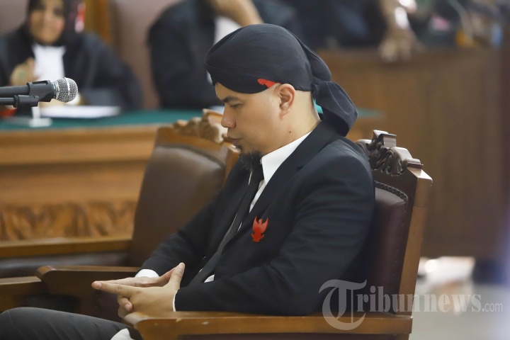 Divonis 1 Tahun Ahmad Dhani Langsung Ditahan