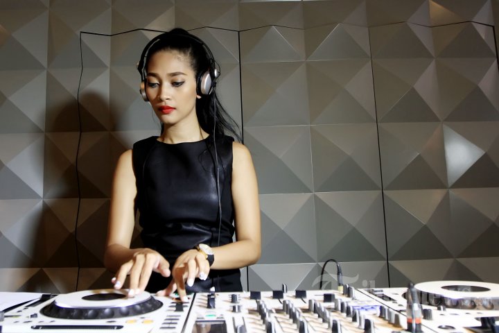 DJ Amelly Latisha