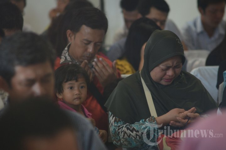 Doa Bersama Keluarga Korban AirAsia QZ8501