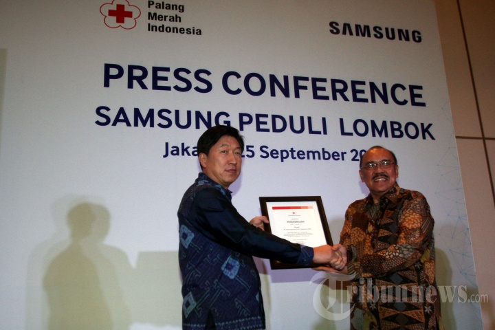 Donasi Samsung Peduli Lombok