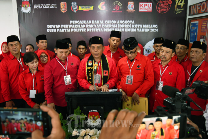 DPC PDI Perjuangan Kota Malang Daftarkan Bacaleg di KPU Kota Malang