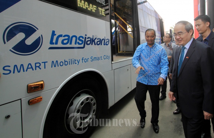 Dubes Vietnam Kunjungi TransJakarta