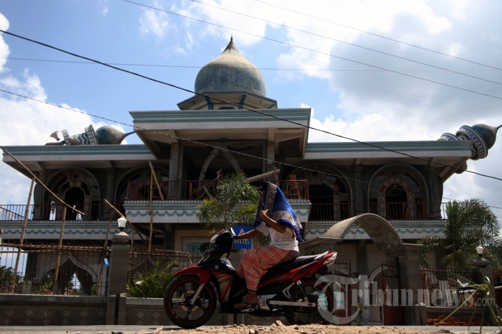 Duka di Pulau 1000 Masjid