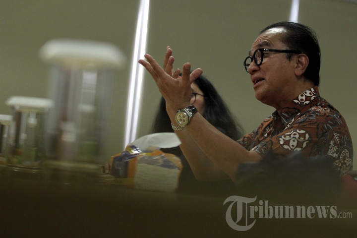 Duta Besar Indonesia untuk Selandia Baru Tantowi Yahya berbincang dengan awak Tribunnews.com saat berkunjung ke kantor redaksi di Palmerah, Jakarta, Selasa (22/1/2019). 