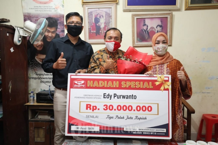 Easy Shopping Serahkan Hadirah Rp 250 Juta dan Rp 30 Juta