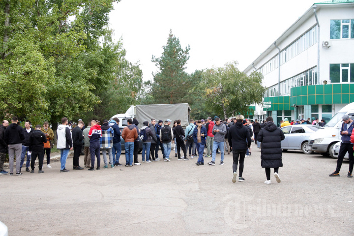 Eksodus Warga Rusia Hindari Perintah Mobilisasi Parsial