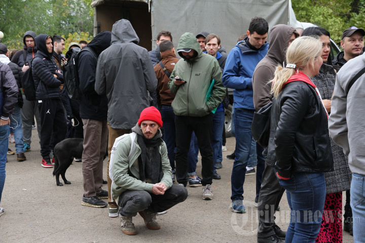 Eksodus Warga Rusia Hindari Perintah Mobilisasi Parsial