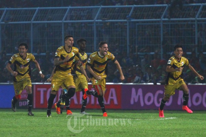Ekspresi Pemain Mitra Kukar FC Menang Atas Arema Cronus