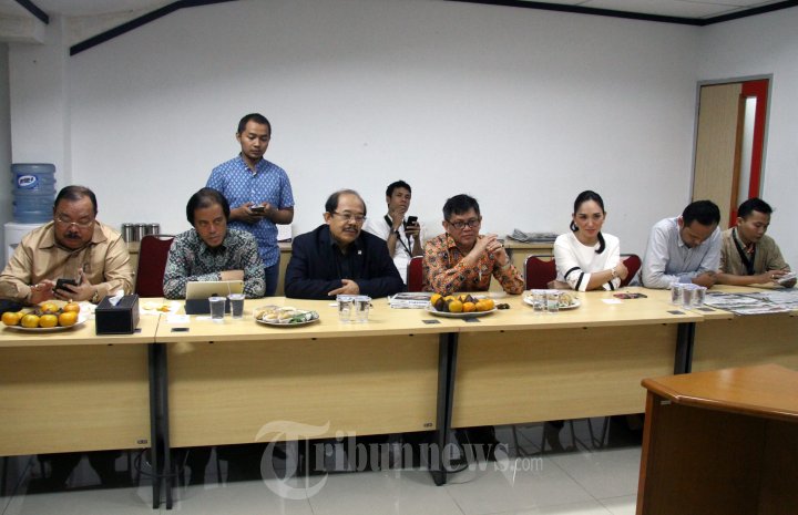 Empat Anggota DPR RI Dari Nasdem Kunjungi Tribun