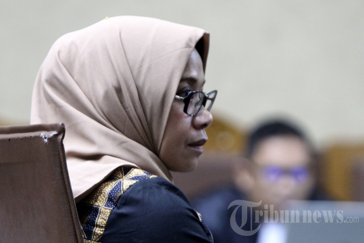 Eni Maulani Dituntut 8 Tahun Penjara