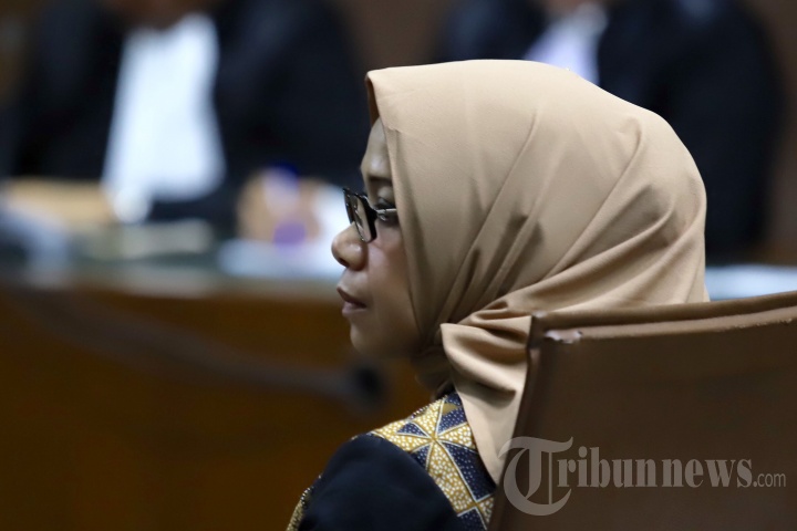 Eni Maulani Dituntut 8 Tahun Penjara