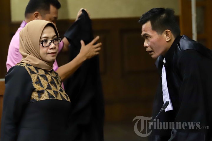 Eni Maulani Dituntut 8 Tahun Penjara