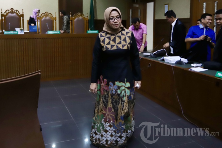 Eni Maulani Dituntut 8 Tahun Penjara