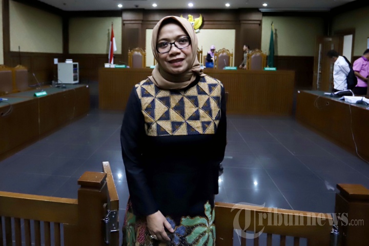 Eni Maulani Dituntut 8 Tahun Penjara