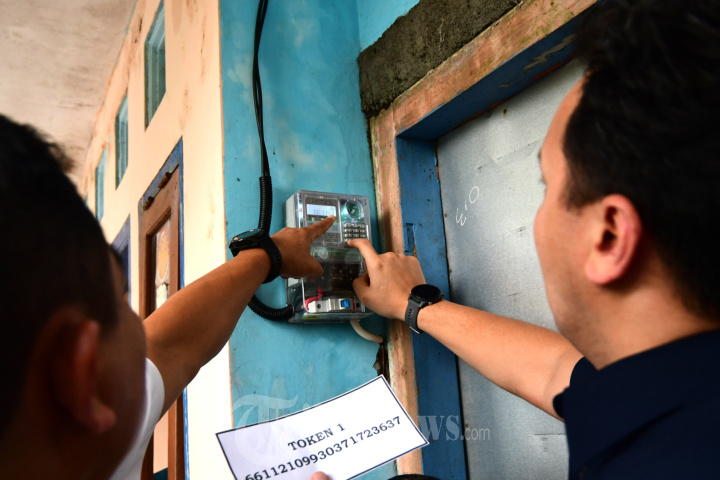 ESDM Memberikan Bantuan Pasang Baru Listrik BPBL Warga Malang