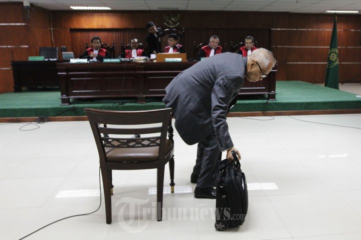 Evy Susanti Berikan Kesaksian untuk OC Kaligis