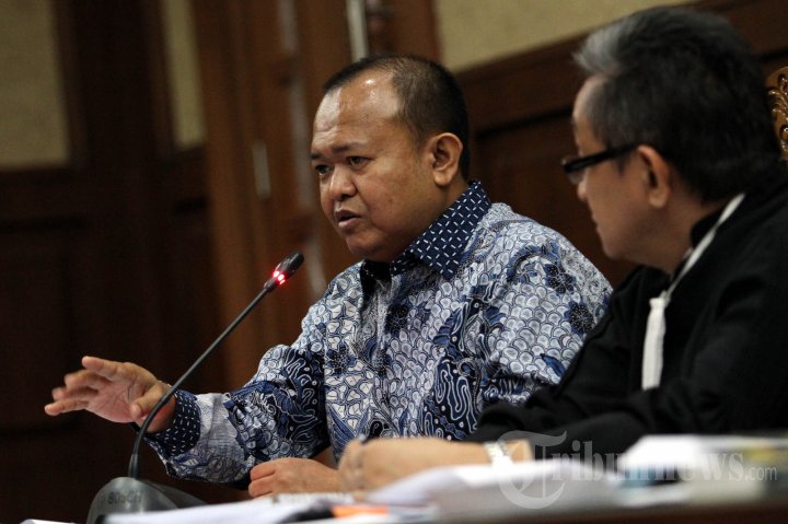 Evy Susanti Bersaksi Di Sidang Rio Capella