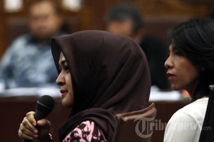 Evy Susanti Bersaksi Di Sidang Rio Capella