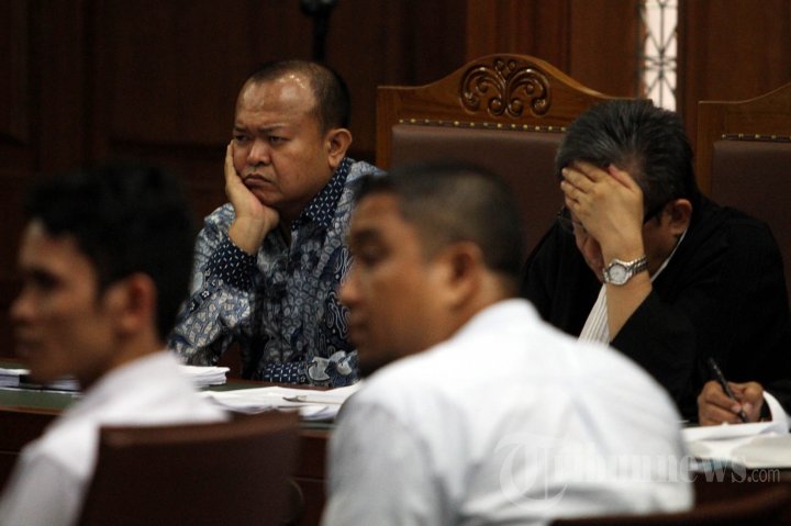 Evy Susanti Bersaksi Di Sidang Rio Capella
