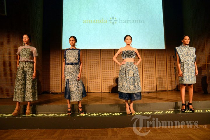 Fashion Show Batik Tanpa Batas