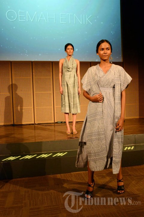 Fashion Show Batik Tanpa Batas