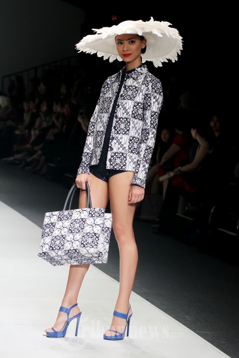 Fashion Show Cossy Latu Featuring Danar Hadi di JFW 2015