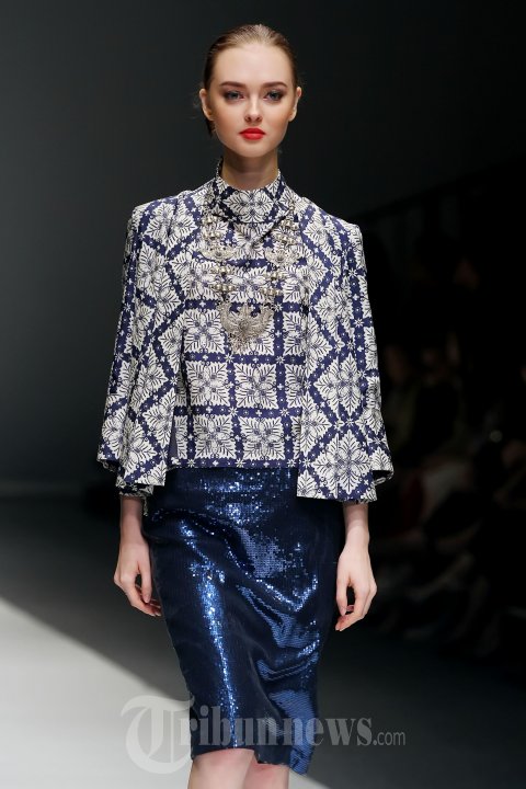 Fashion Show Cossy Latu Featuring Danar Hadi di JFW 2015