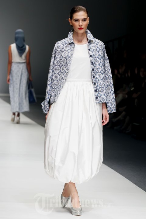 Fashion Show Cossy Latu Featuring Danar Hadi di JFW 2015